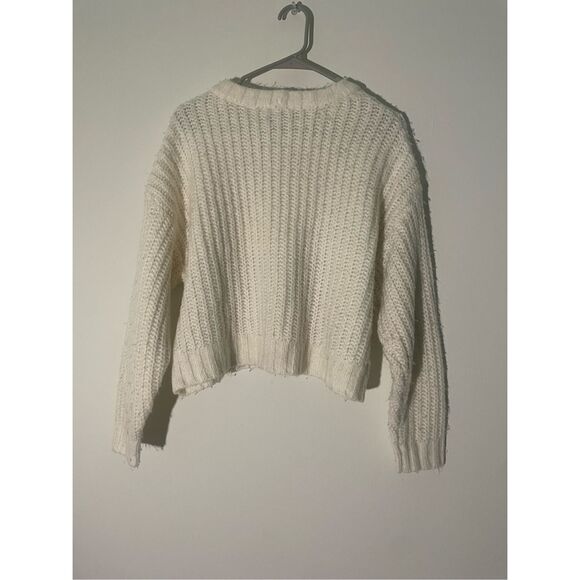 American Eagle Medium Women’s White Cable Knit Crew Neck Cardigan - Picture 3 of 3